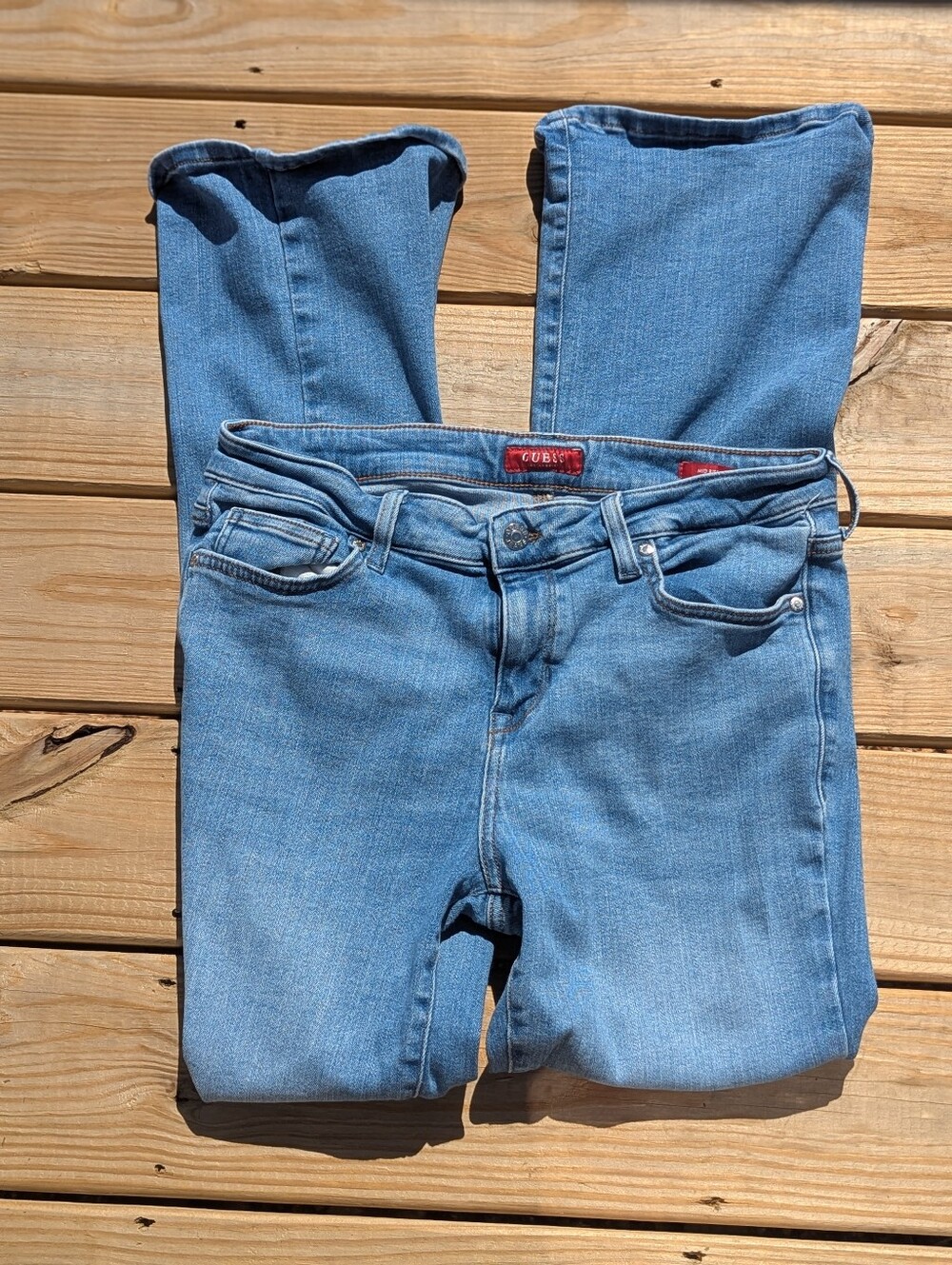 GUESS Midrise Bootcut Light Wash Jeans Size 31